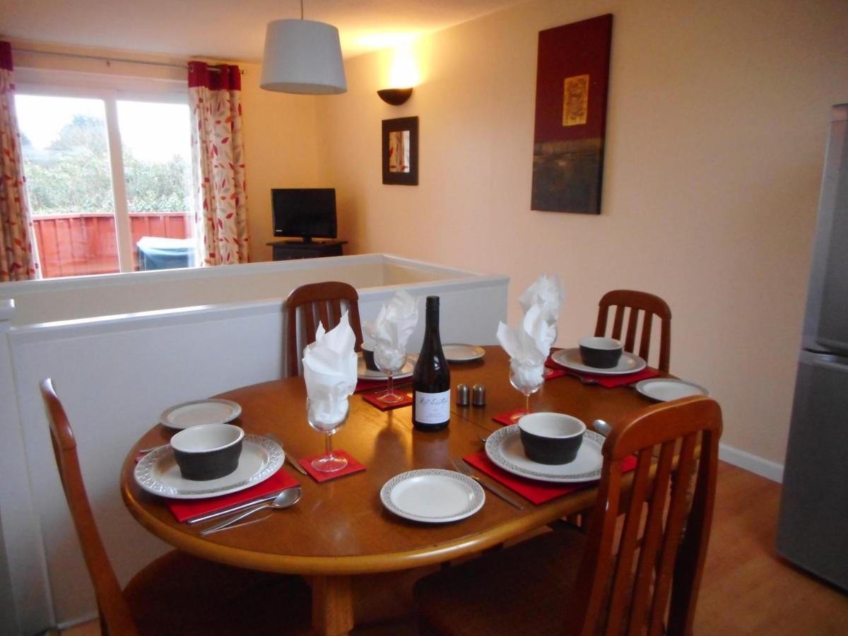 Oak Lodge Llanteg Bagian luar foto